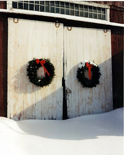 file000109611283 | 3 Exterior Holiday Decorating Ideas | 13 |