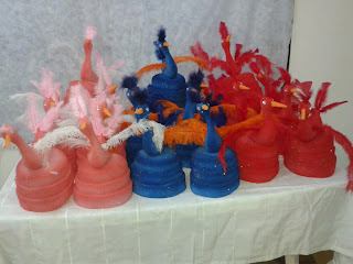 Gorro o Sombrero en goma espuma de Aves de colores, Rey León