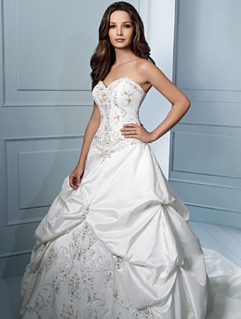 It 39s glam of wedding dress beautiful bride who will make your husband It 39s glam of wedding dress beautiful bride who will make your husband