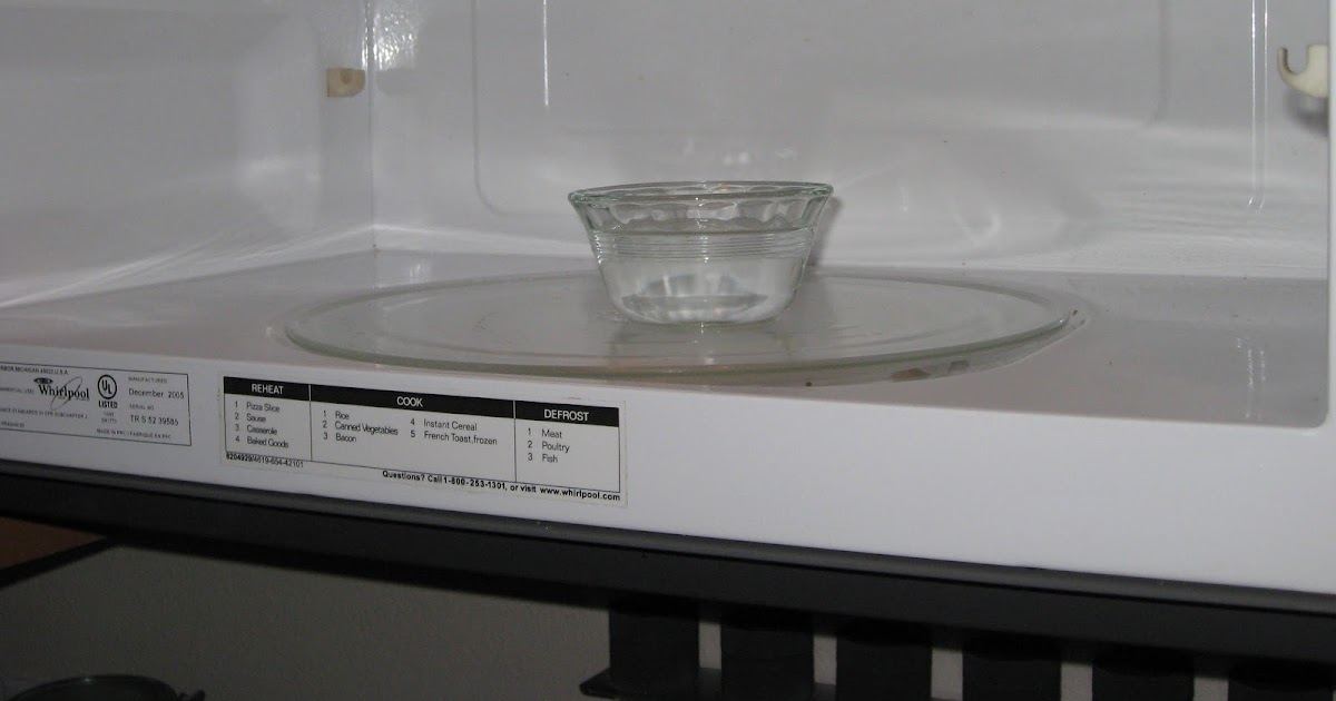 Sisters with Stuff A bowl of vinegar to clean your microwave