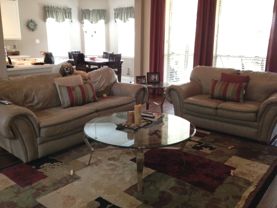 Come scegliere il colore del divano ~ home staging italia Pavimento beige colore pareti