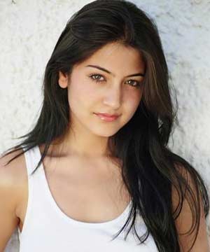 Women Short Hairstyle 2013 Bollywood Hot Actress Anushka Sharma