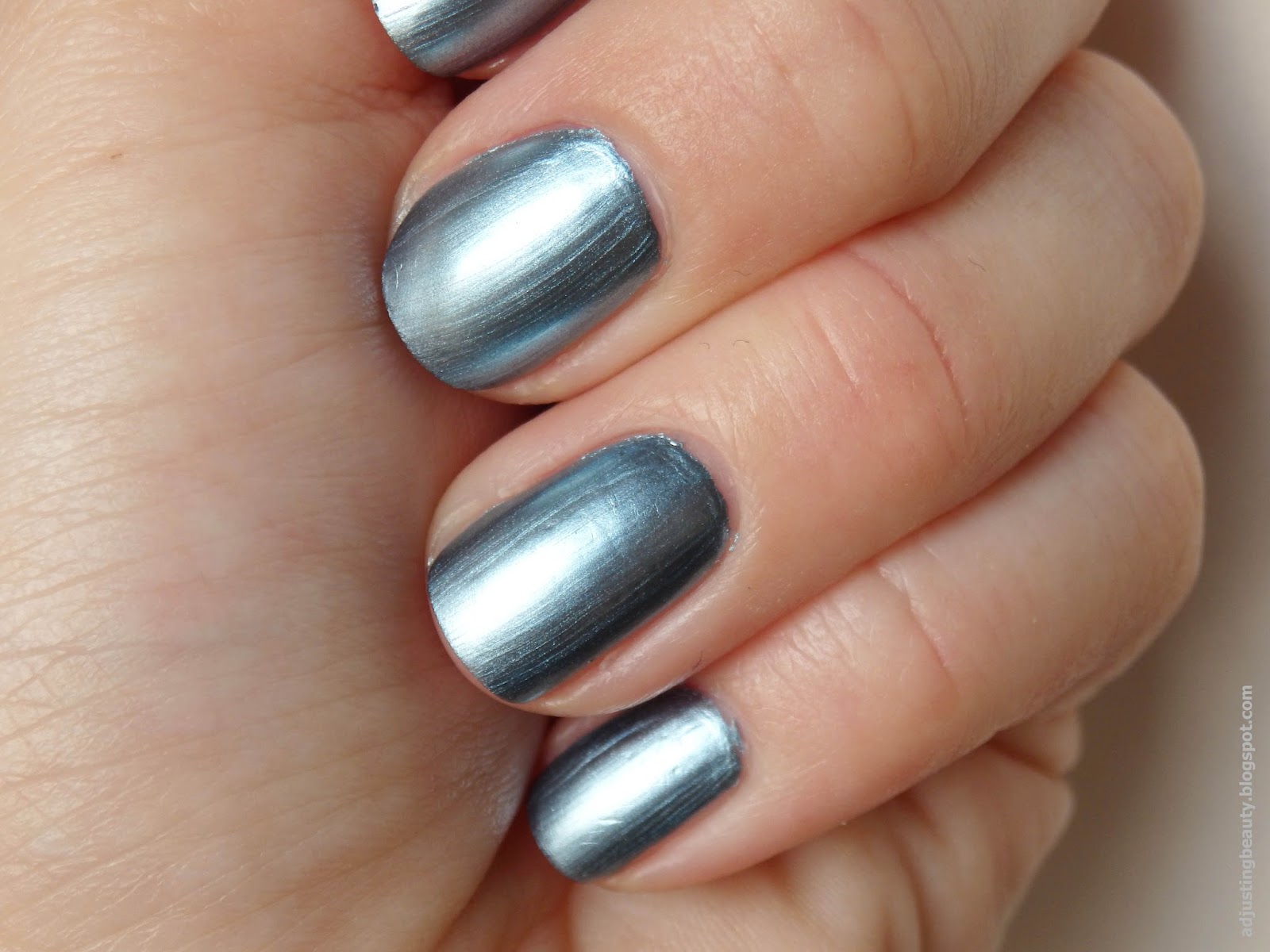 Review Models Own Colour Chrome Collection nail polish (Chrome Blue) Adjusting Beauty
