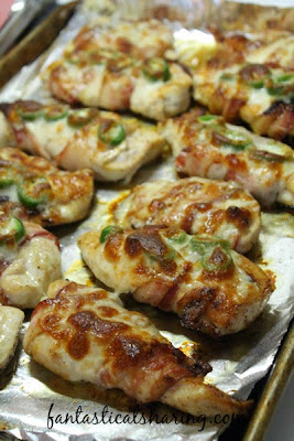 Jalapeno & Cheese Grilled Chicken | These bacon-wrapped beauties have a hint of spice and are topped with melty cheesy goodness! #recipe #bacon #jalapeno #maindish