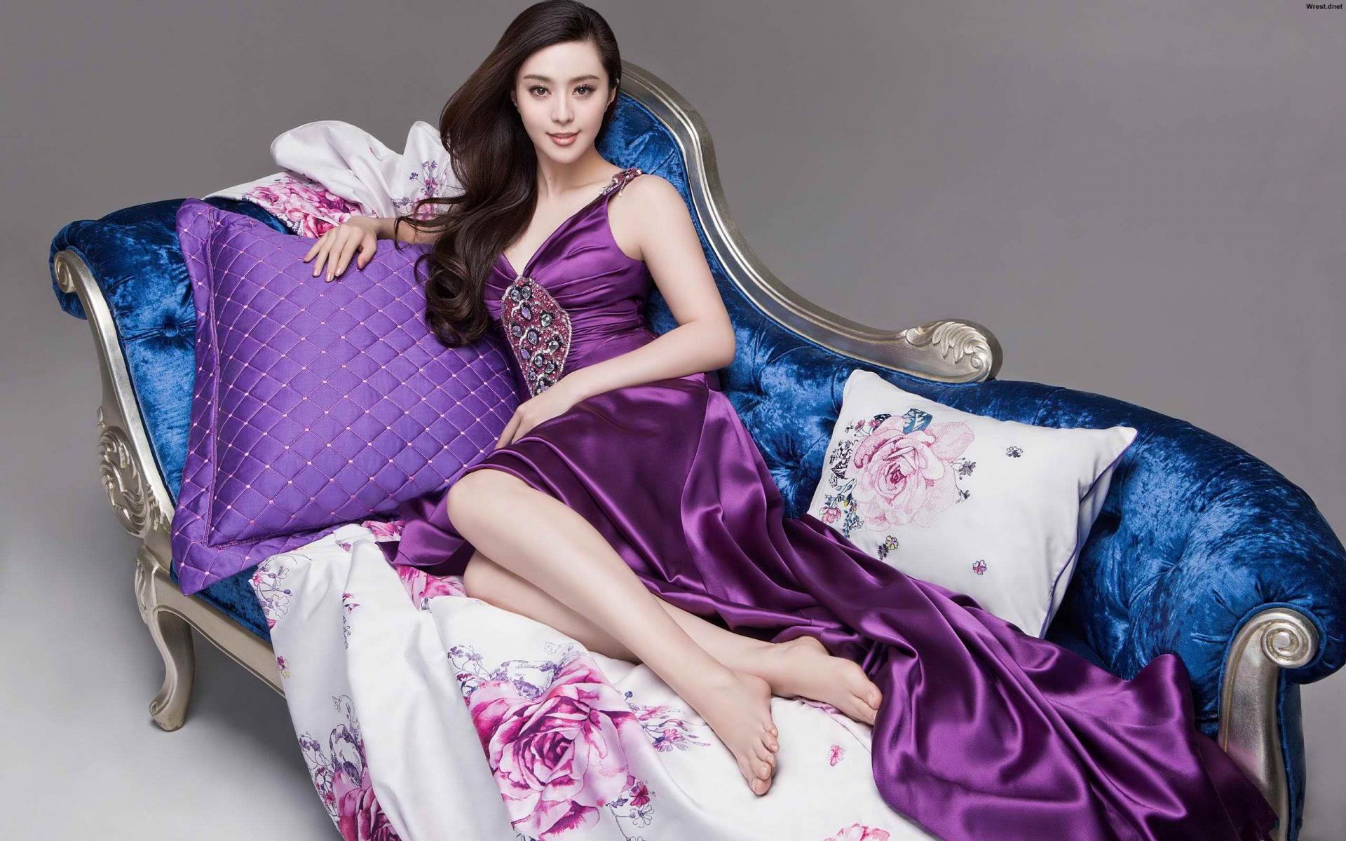 http://2.bp.blogspot.com/-plCf7XvvxOk/UEYP_7isr_I/AAAAAAAAEyE/IU2S5fvjcnI/s1920/bingbing-fan-1200.jpg