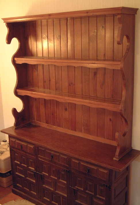 Digame Spanish Dresser