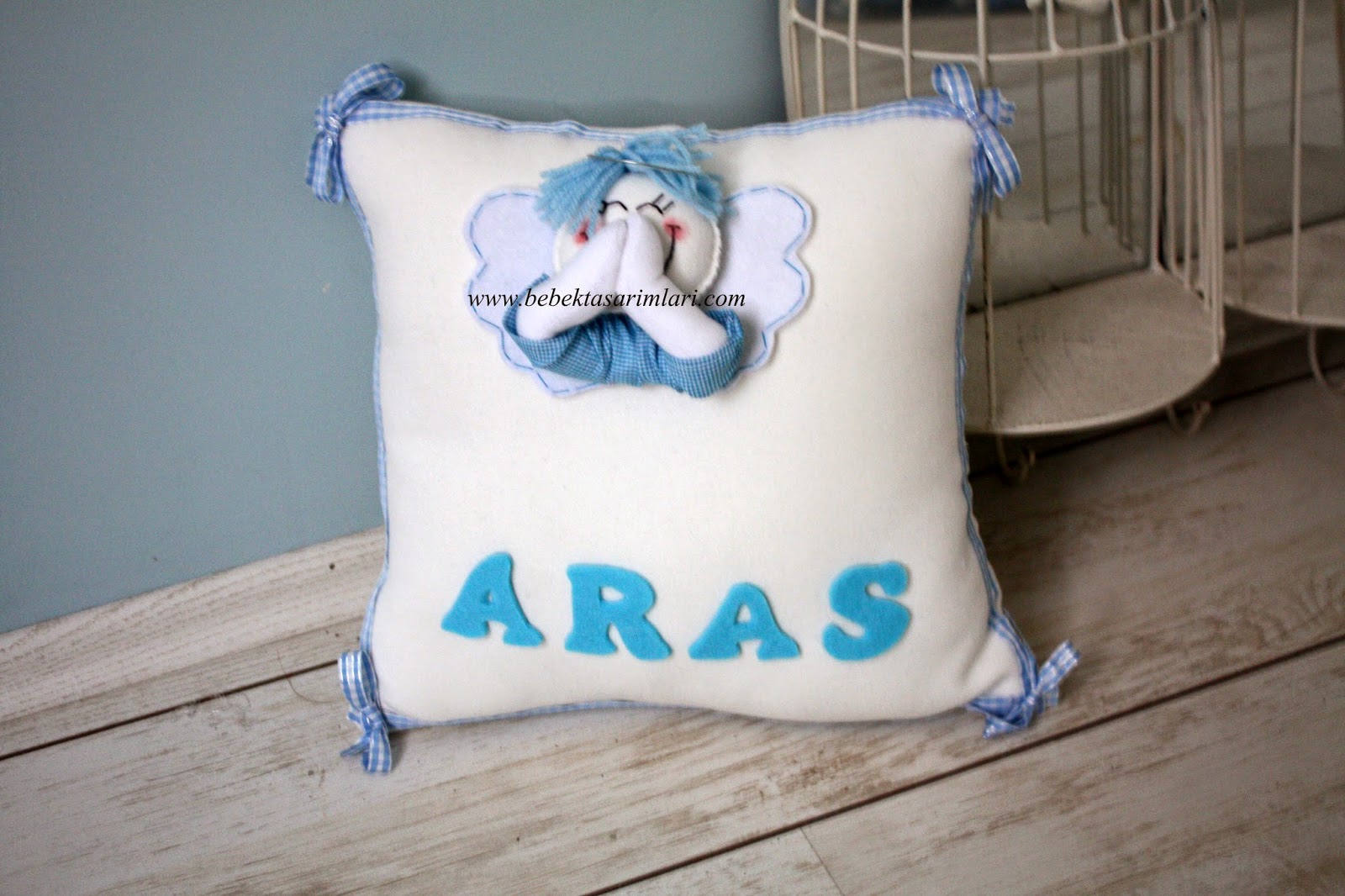 BEBEK TASARIMLARI Meleğin Duası modeli kapı süsü modelinden kareler&hellip;