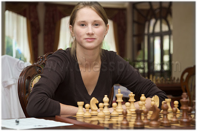 CHESS NEWS BLOG: : Pretty Chess Players: Name Them!