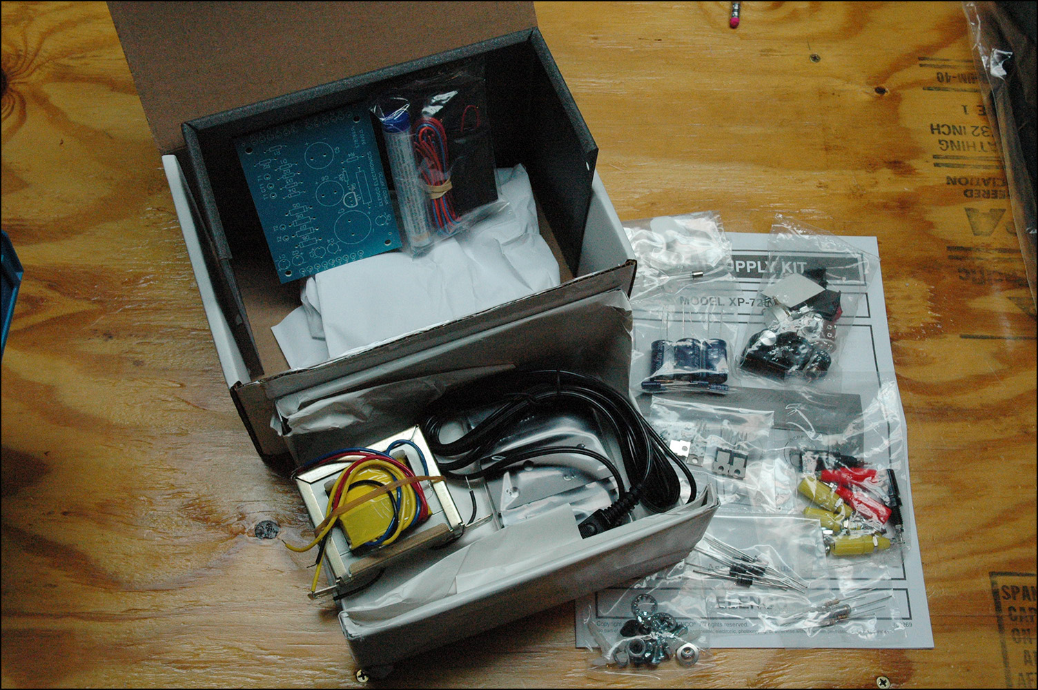 Techunboxed Elenco Power Supply Kit XP720K [Review]