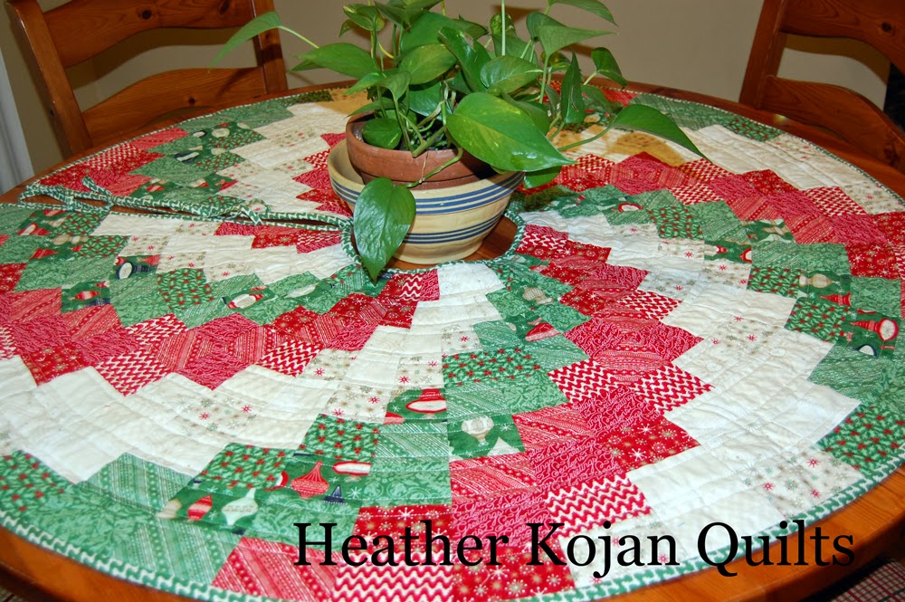 heather kojan quilts My Peppermint Swirl Christmas Tree Skirt Tutorial