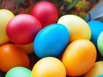 Wir wünschen Ihnen ein gesegnetes Osterfest :))!