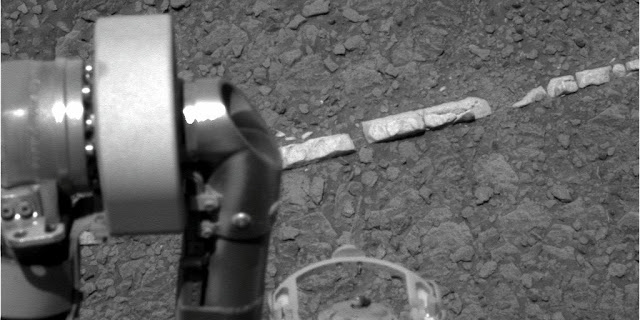 NASA muestra imágenes de lo que fué una antigua calzada en Marte Calzada+en+marte+8
