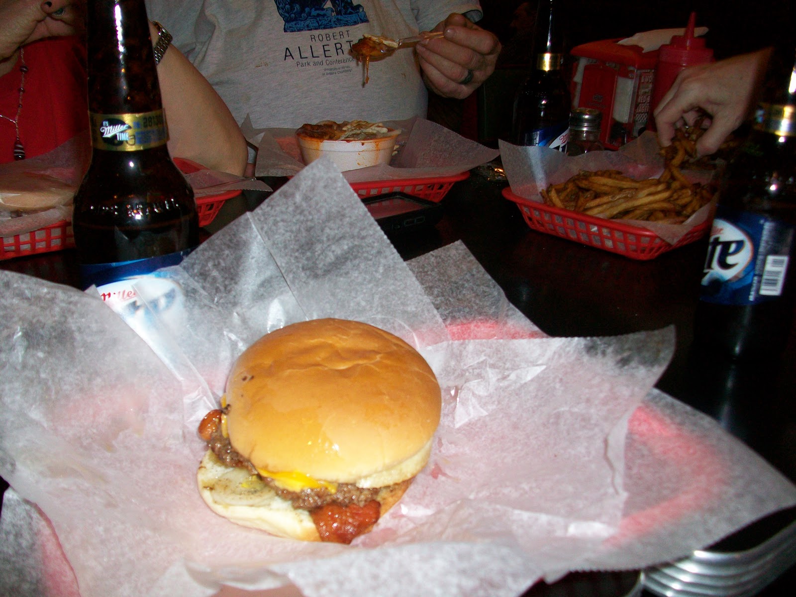 Travels of a Commoner Dyer’s Burgers a late night Beale Street tradition