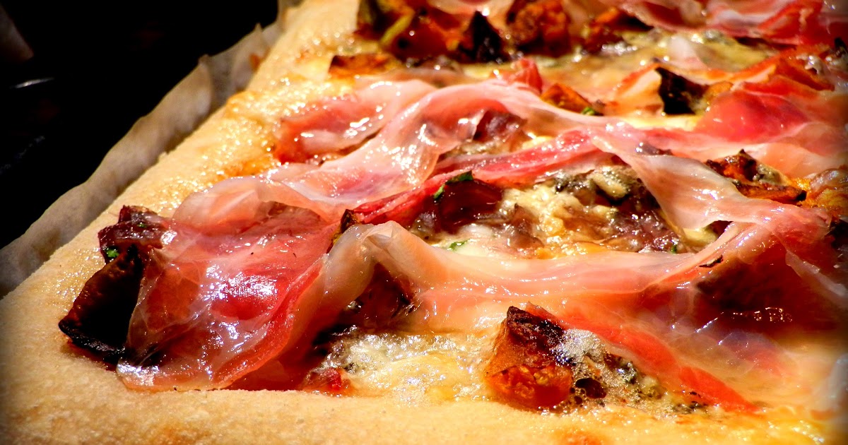 PIZZA CON ZUCCA, STILTON E PANCETTA