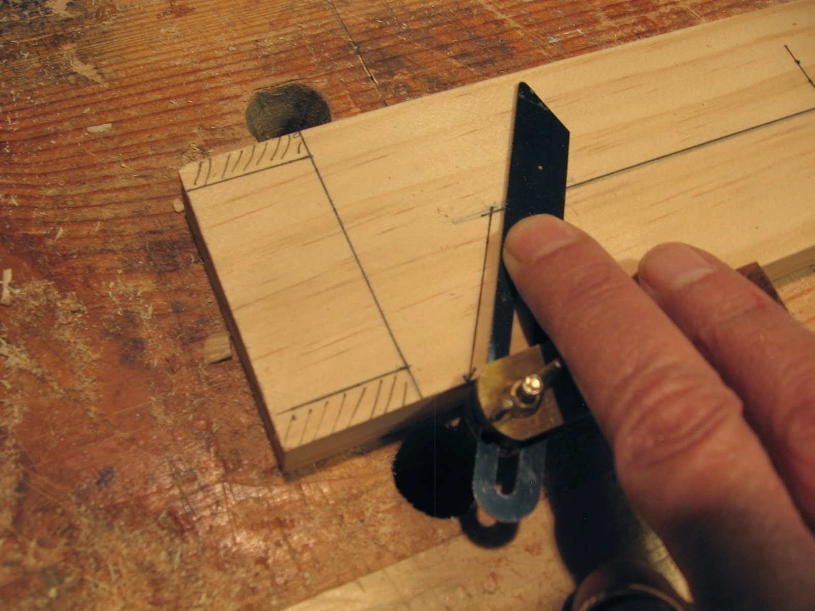 WOODY'S DIY FURNITURE Make a Marking Gauge in 15 Minutes