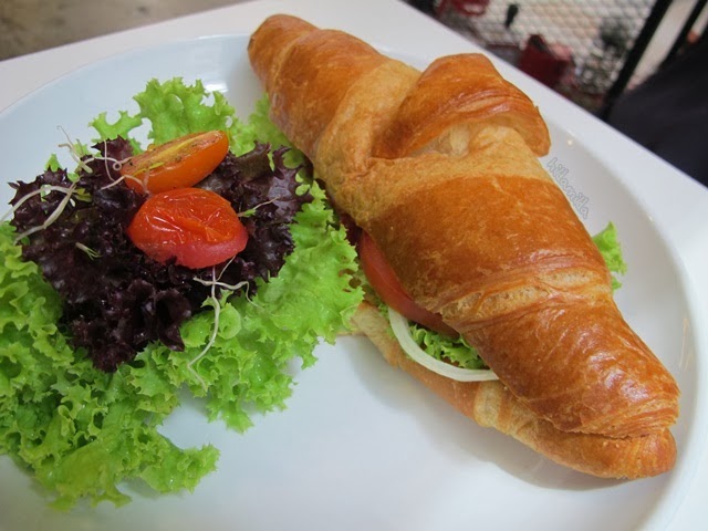 Being Hildaladida: Coffee Stain by Joseph @ Publika