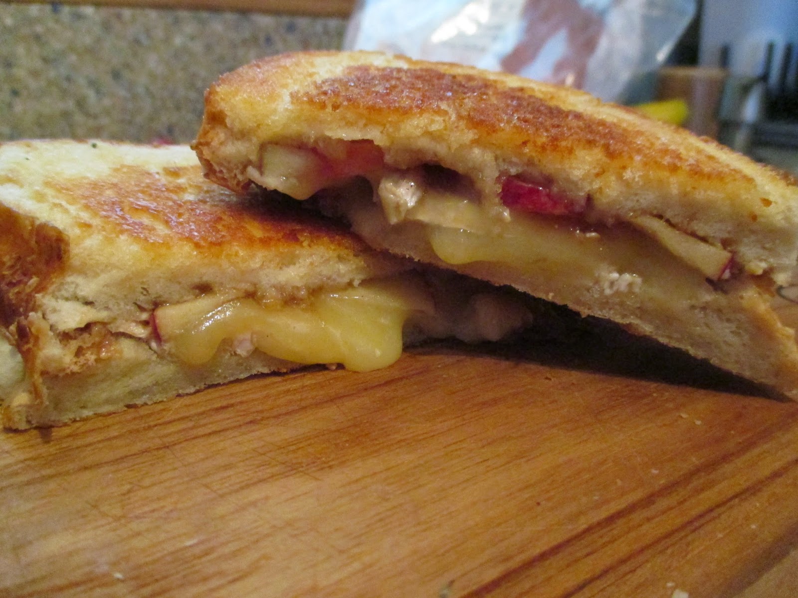 ThisIsWhyKtcIsHot Brie, Apple, and Apple Butter Grilled Cheese