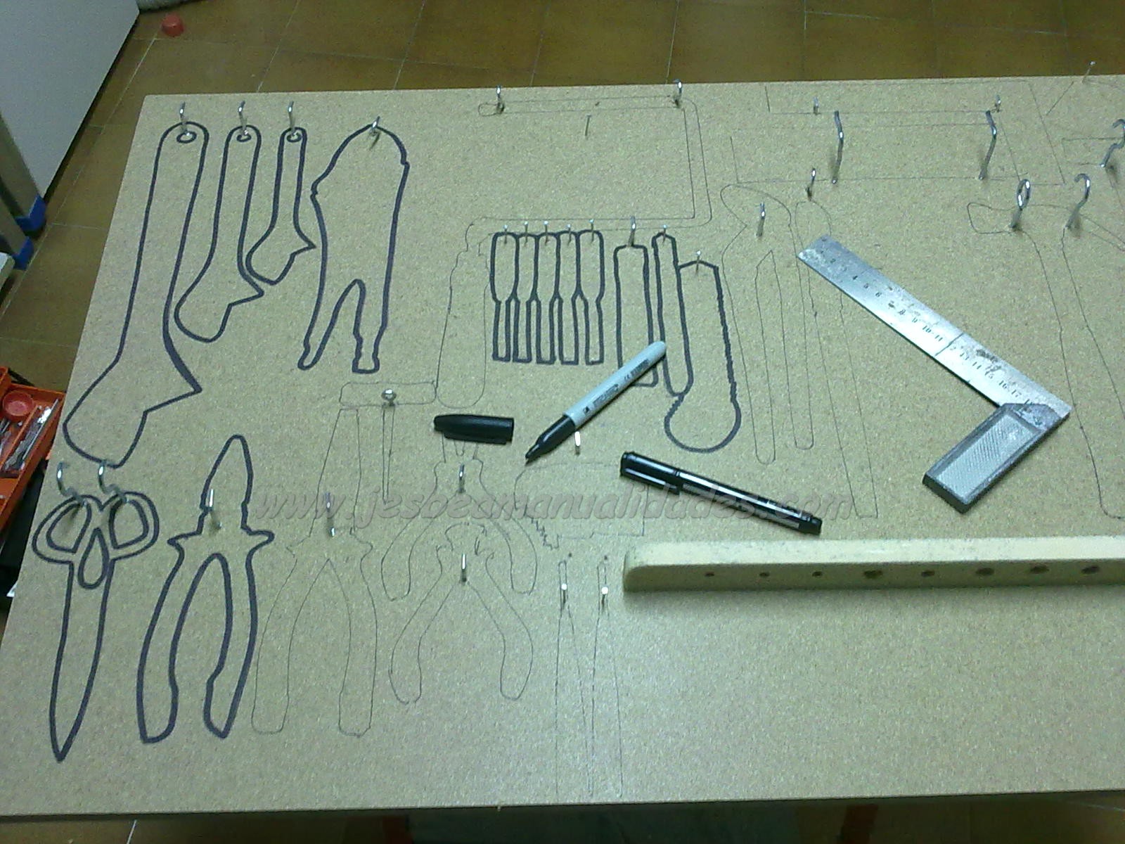 Jesbea Manualidades: Armario para herramientas