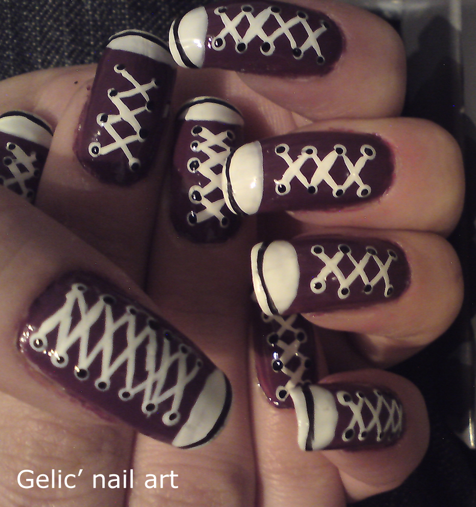 Gelic' nail art Purple Converse shoes nail art