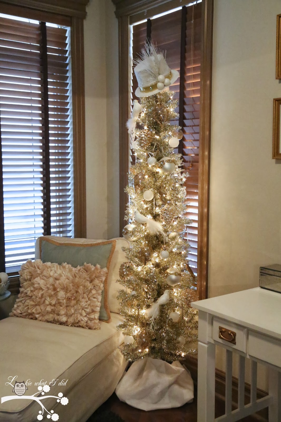 Lookie What I Did A "Frosty" Hat Tree Topper