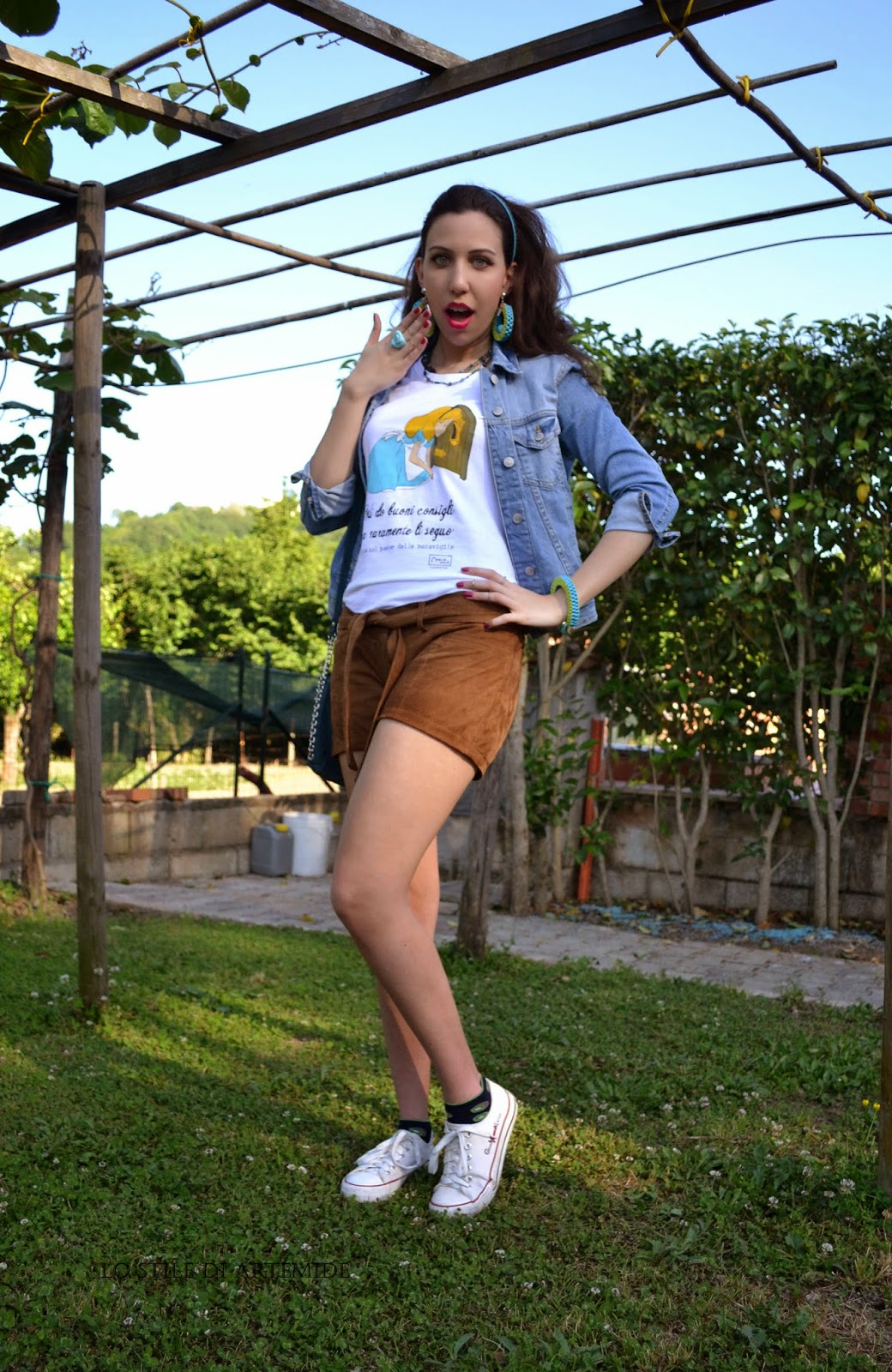 Lo stile di Artemide fashion blog t shirt dipinta a mano alice