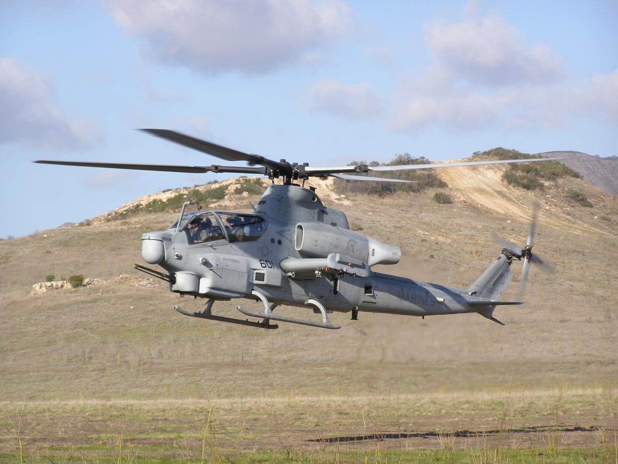 تركيا تستلم ثلاث طائرات سوبر كوبرا بتقنية عالية من أمريكا Bell+AH-1z+SuperCobra+(4)