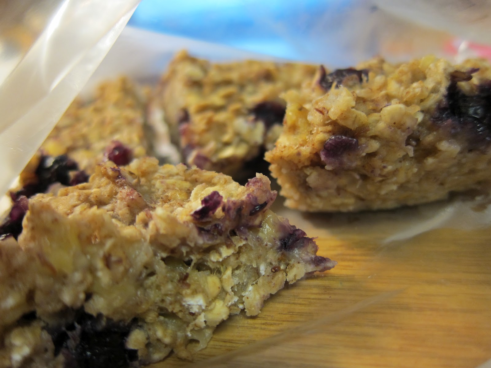 free to eat & be Quickie Microwave Blueberry Oat Cakes