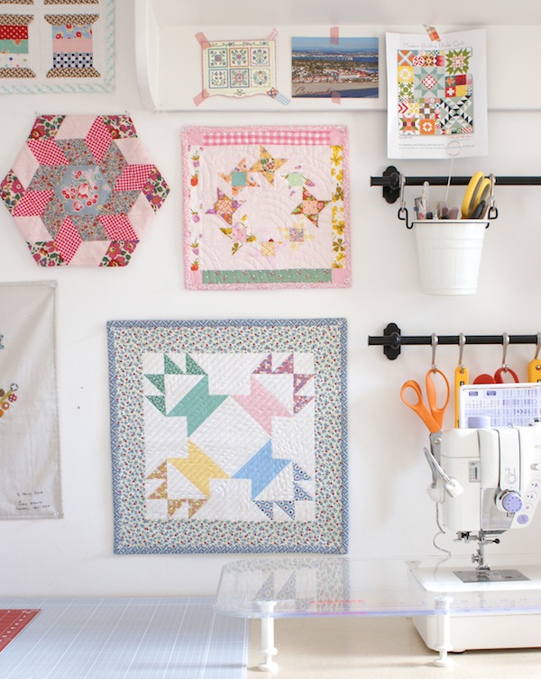 MessyJesse a quilt blog by Jessie Fincham Free Mini Quilt Pattern, Summer Baskets
