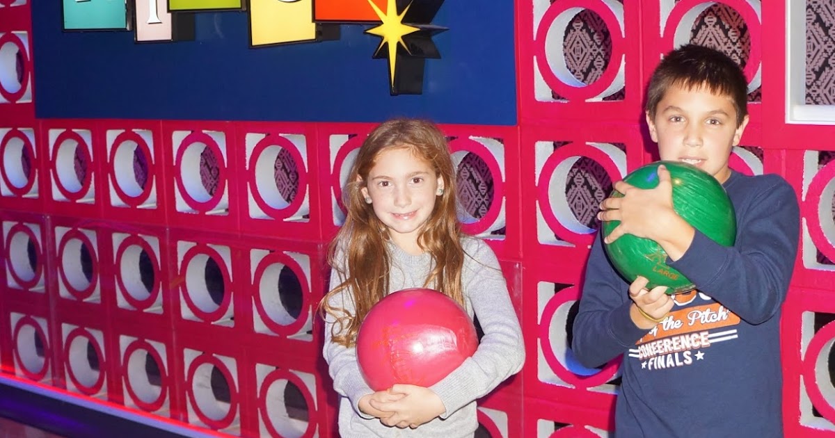 Evan and Lauren's Cool Blog 11/1/14 Family Fun at Kings Bowl in