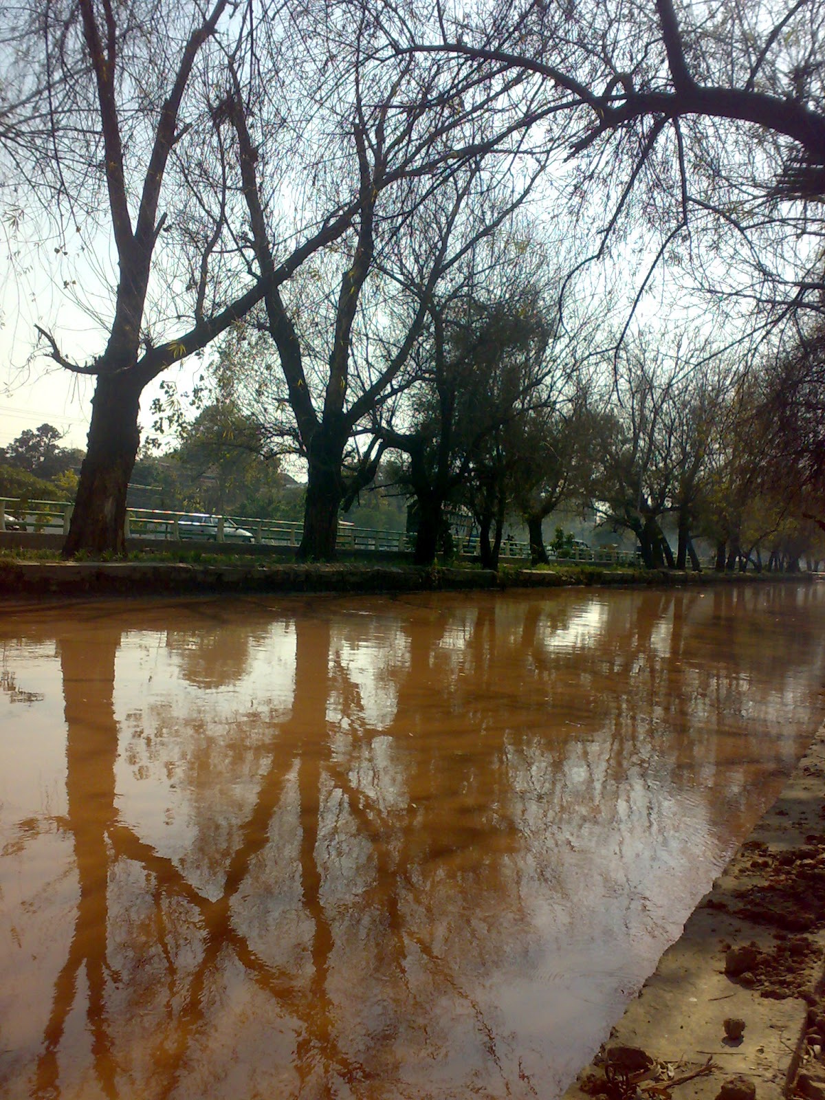To Pakistan Lahore Canal and its beauty