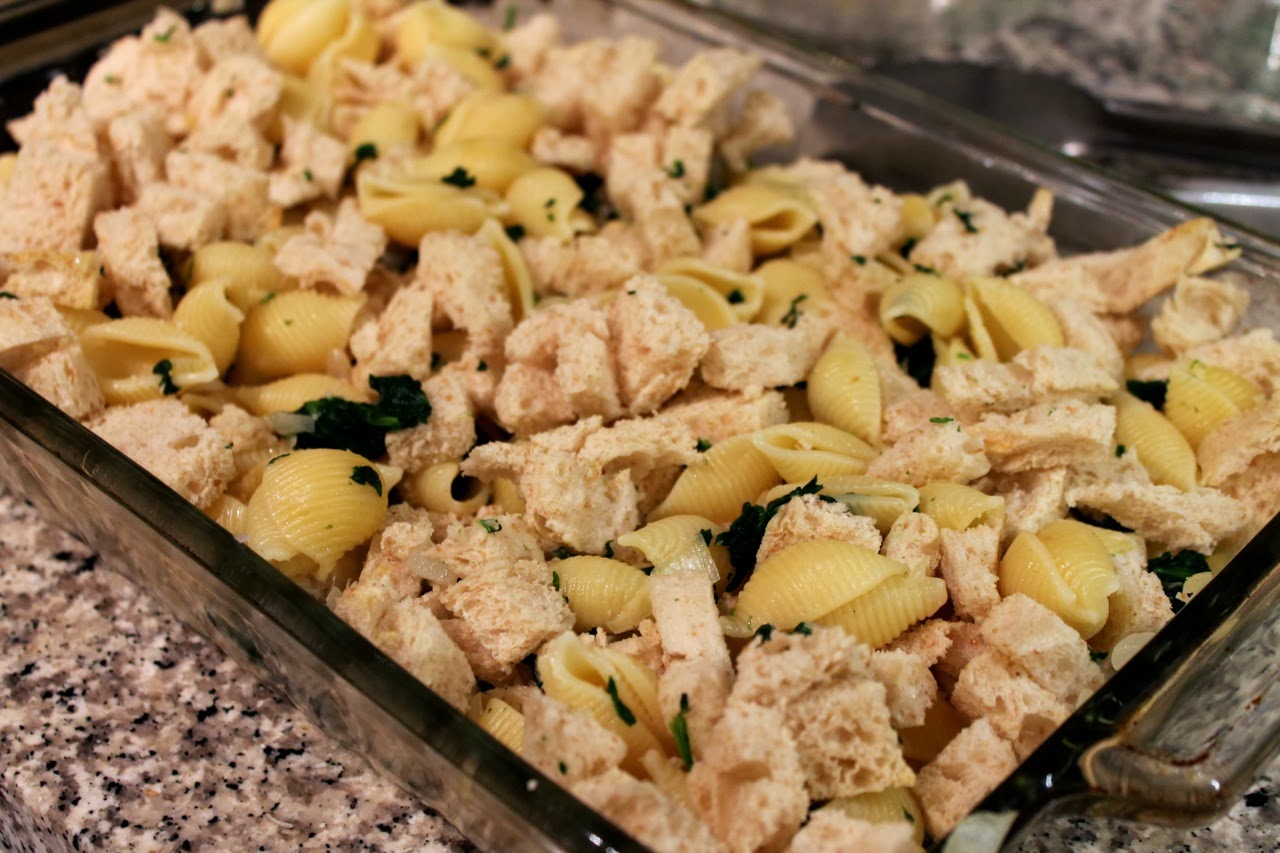 Cook In / Dine Out Mac & Cheese Fondue Bake