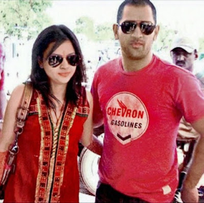 Dhoni With Wife