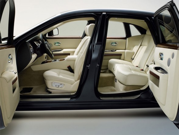 Luxury Showdown Which Car Is Better The Bentley Continental Or The Rolls Royce Ghost K International