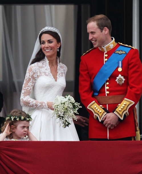 kate middleton and prince william kiss. prince william and kate