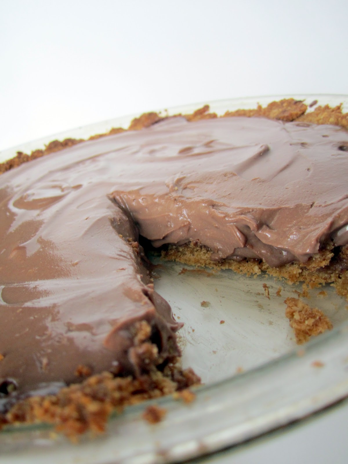 Izzy in the Kitchen Healthy Chocolate Mousse Pie