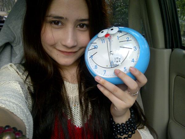 profil dan biodata prilly latuconsina