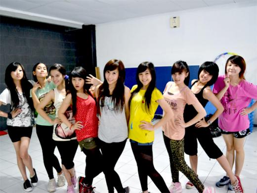 Free Image Cherry Belle Indonesian Girls Band 2011