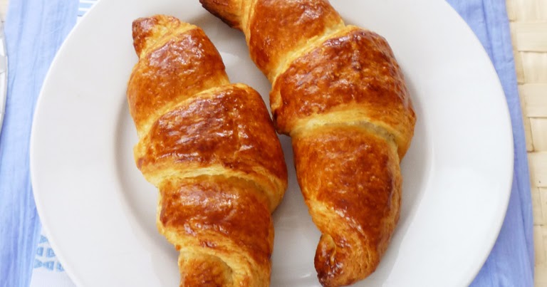 Curved Croissant 70g, Viennese Pastries, Family, Catalog