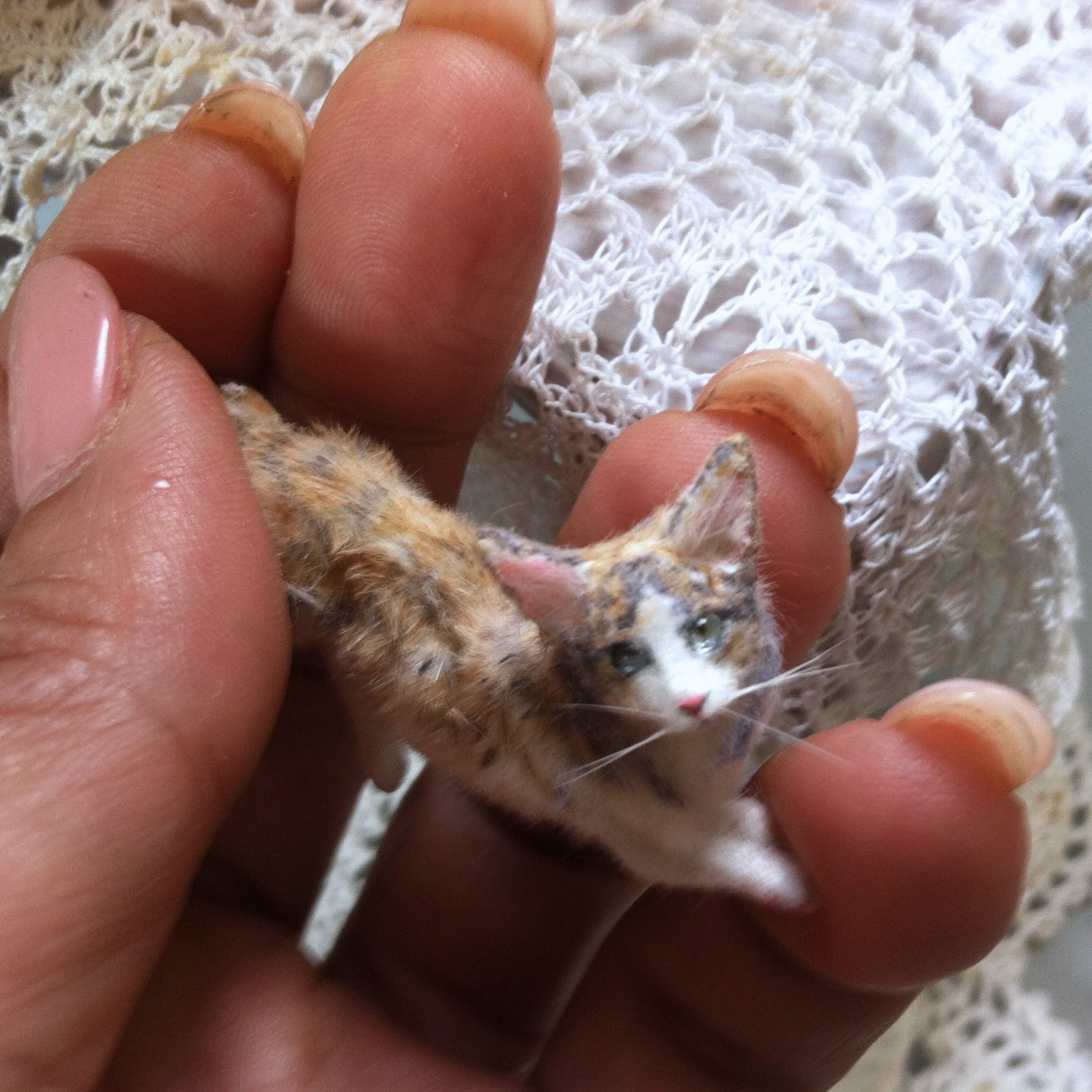 Woolytales Miniatures NEW Miniature Cats available on my esty