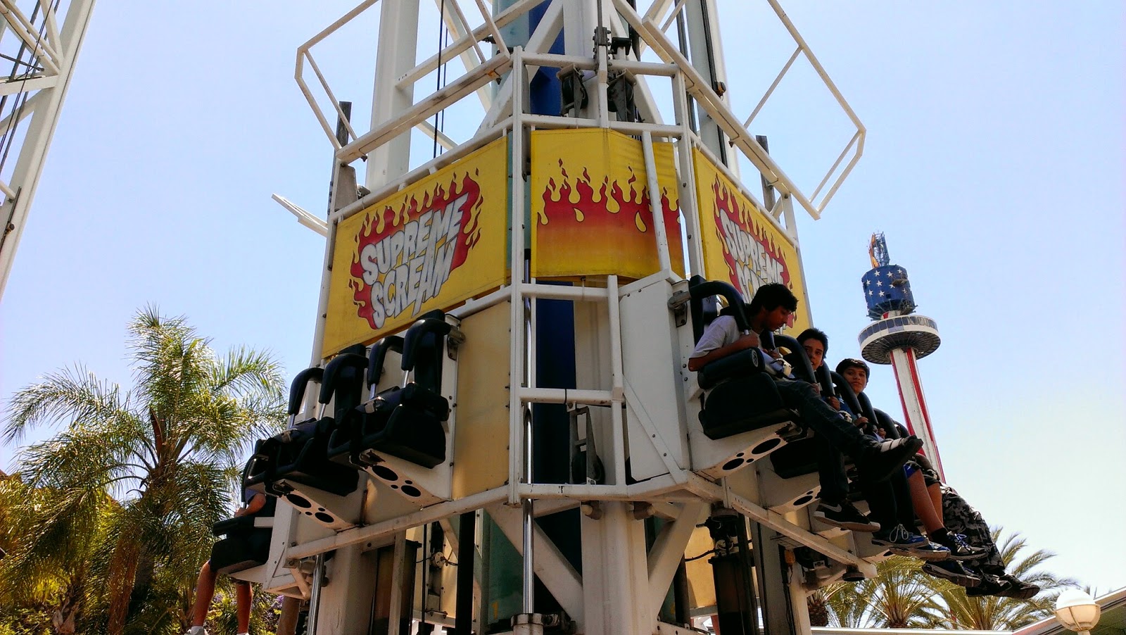 Physics Class Trip at Knott's Berry Farm Phil's America Exchange Year