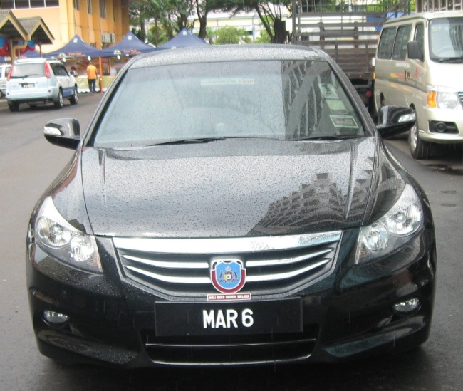 PakCik Chomy ﴾ڤقچئ چوماي﴿ Exco Melaka tukar Honda Accord 2.4