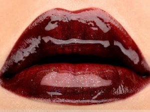 green_lipstick
