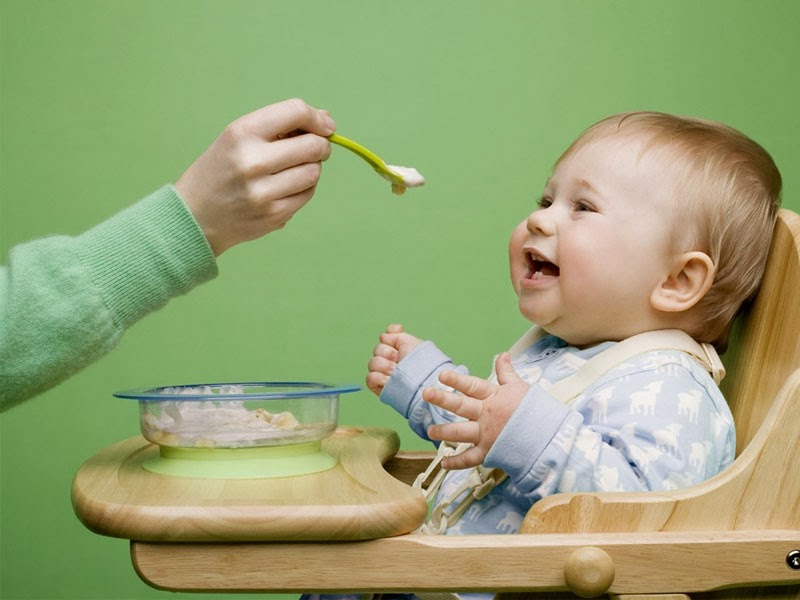 Cara Yang Betul Untuk Memberi Bayi Makan