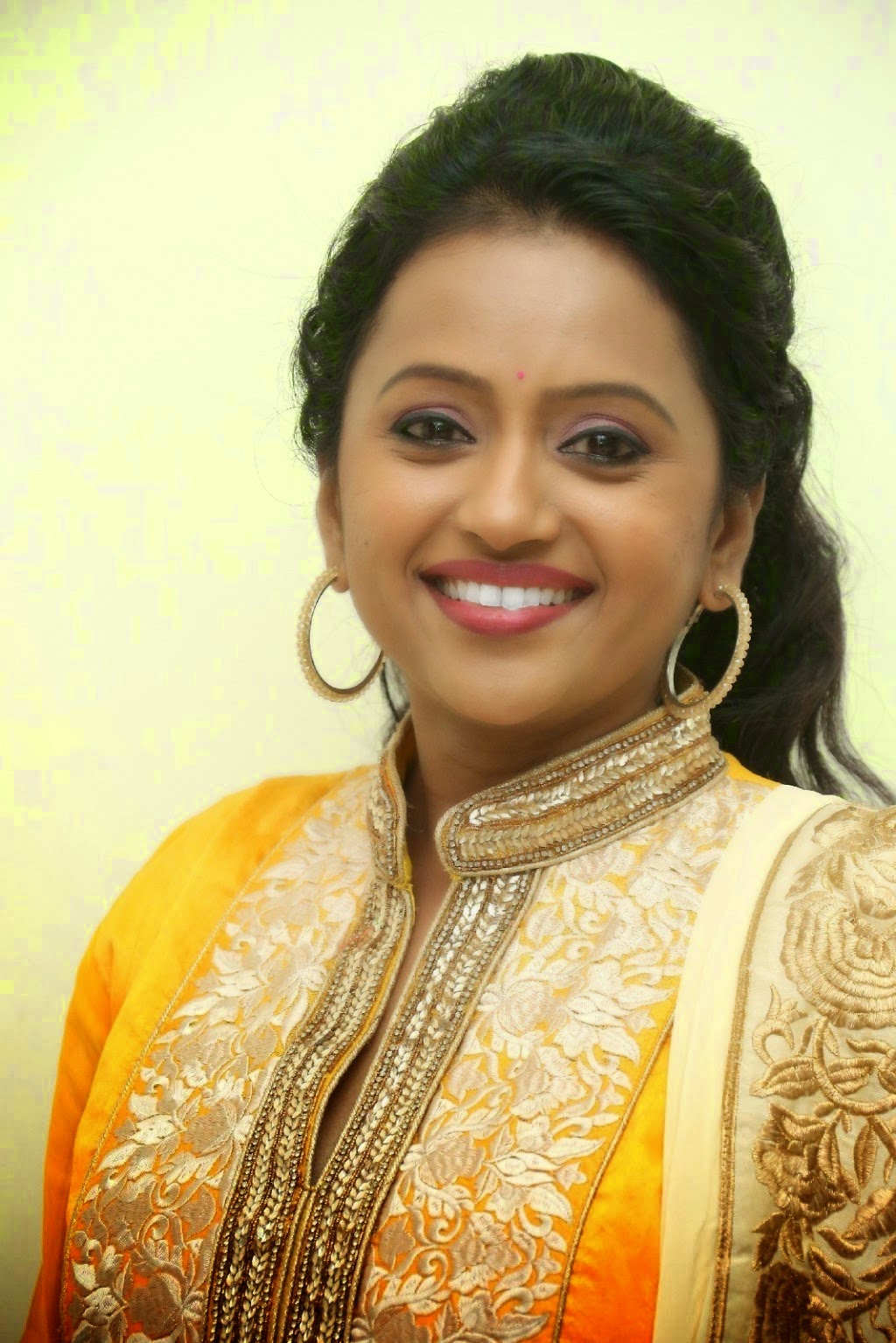 Anchor Suma Latest Photos Cine Gallery Home of Bollywood, Tollywood