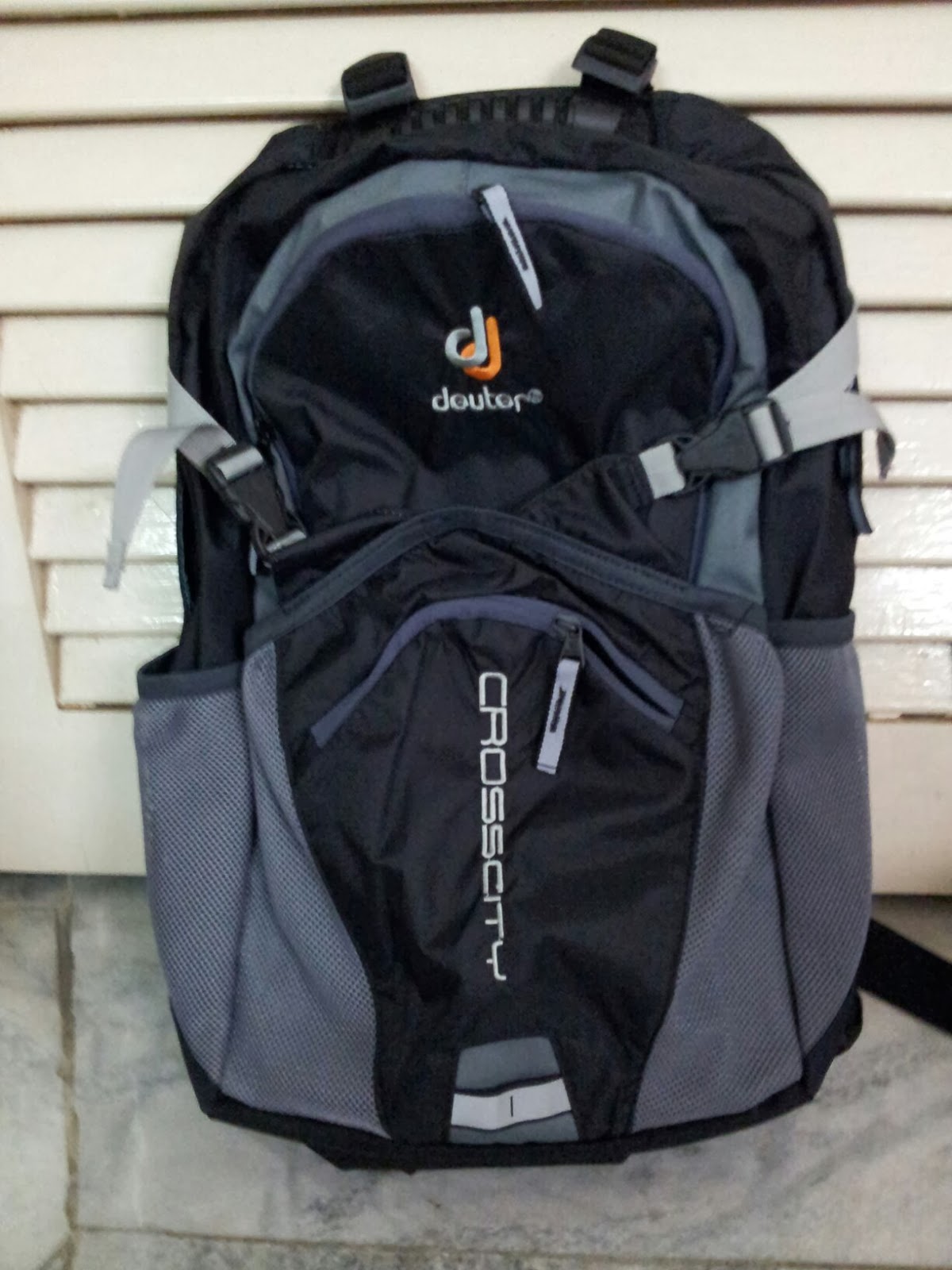 deuter cross city backpack