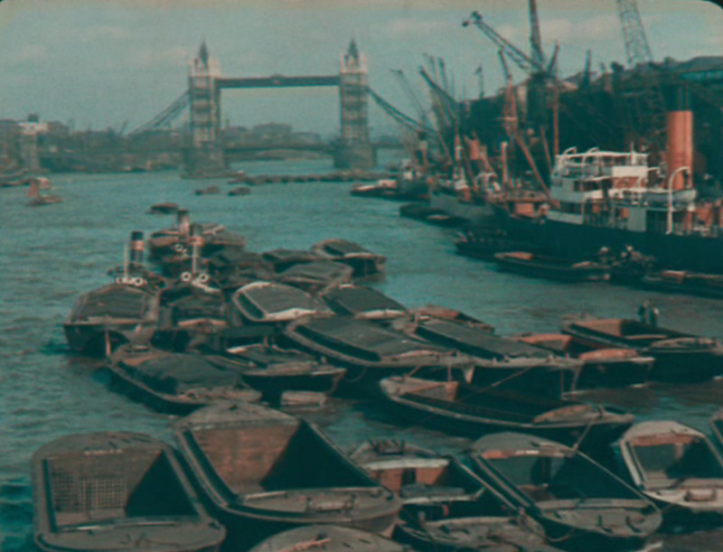 Fascinating Historical Picture of Tower Bridge in 1924 