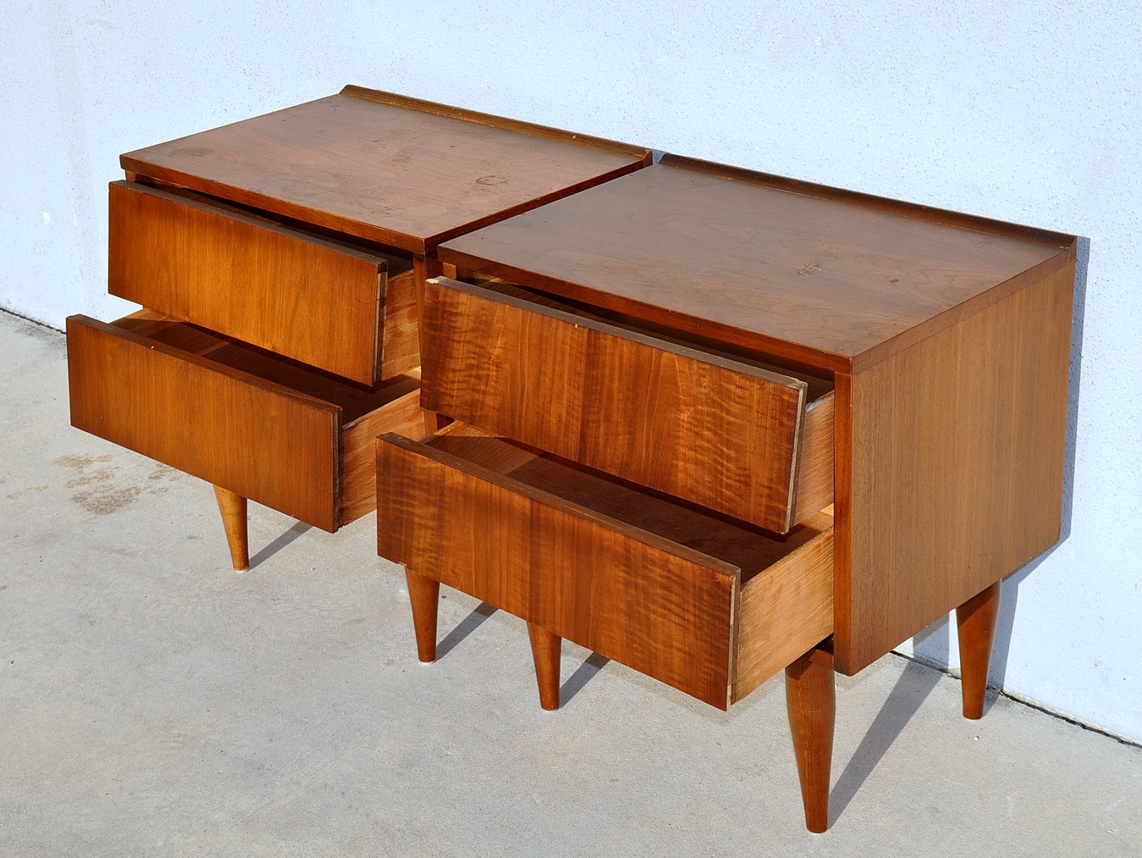 Pair of mid century modern nightstands