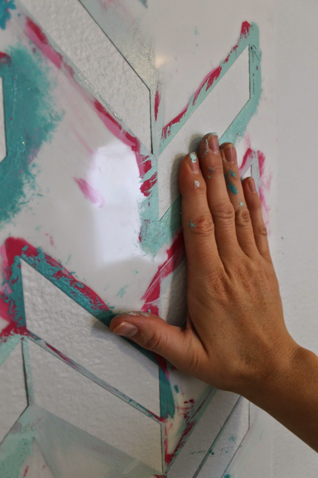 The ragged wren Herringbone Stencil HowTo