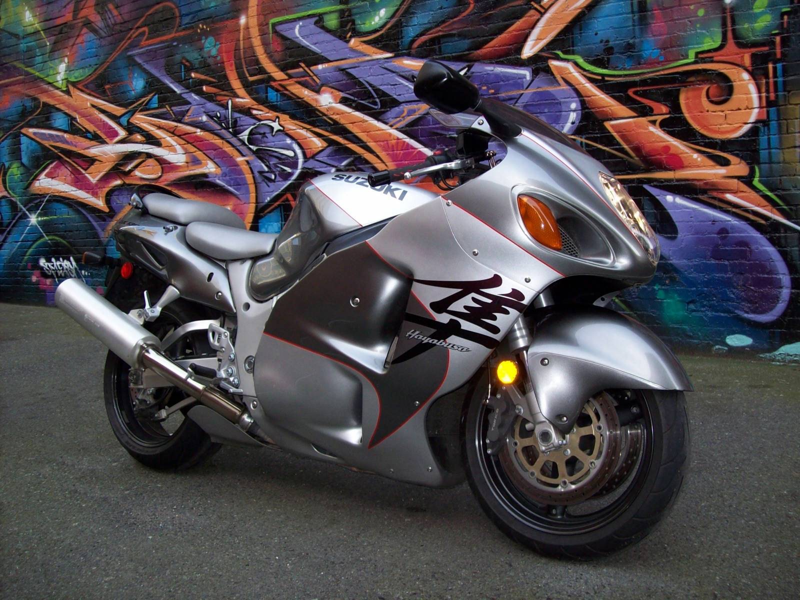 http://2.bp.blogspot.com/-qIBKmRP9G_g/TxzmWCEagDI/AAAAAAAAHDE/YbYqaG1sIPg/s1600/suzuki_sports_bike_wallpaper.jpg