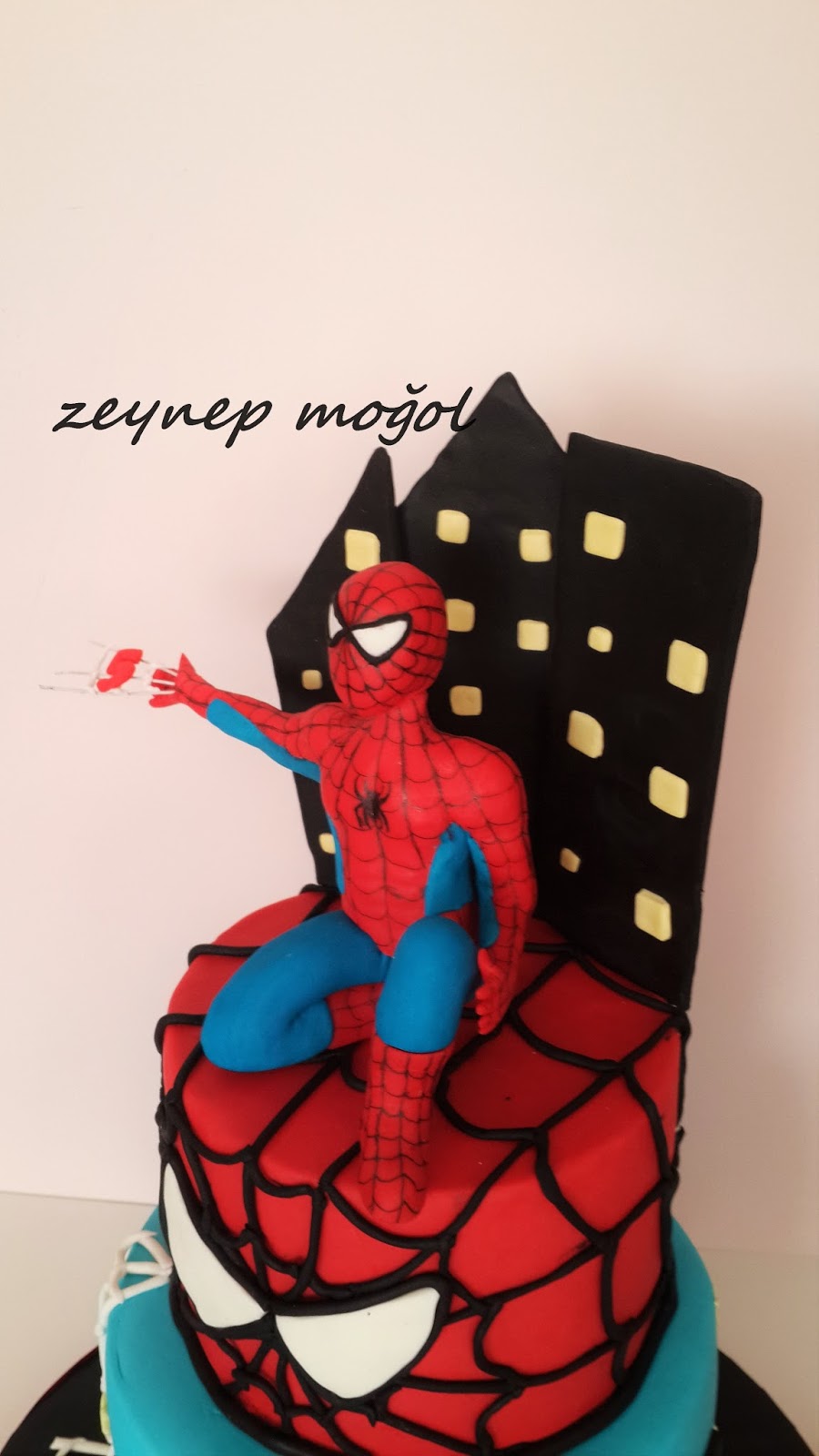 İpek Butik Pasta ,Çikolata ve Kurabiye Örümcek adam pastası (spiderman